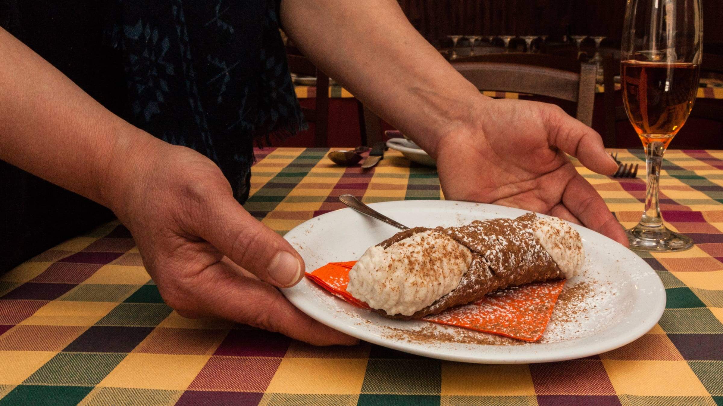 the cannolo is the universal most known pastries of sicily. try it amongst others during our pastries tasting experience